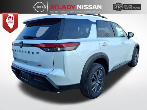New 2026 Nissan Pathfinder SV image 7