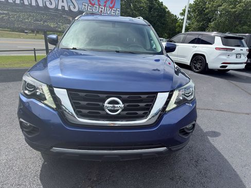 Used 2019 Nissan Pathfinder SV FWD image 2