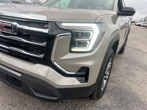 Used 2025 GMC Terrain Elevation image 9