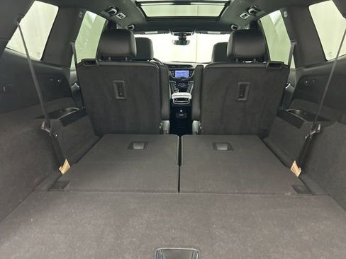 Used 2024 Cadillac XT6 Sport w/ LPO, ONYX Package image 35