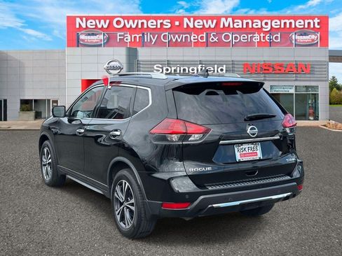 Used 2019 Nissan Rogue SV w/ Premium Package AWD/4WD image 4