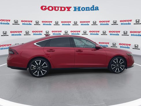Used 2025 Honda Accord Touring image 9