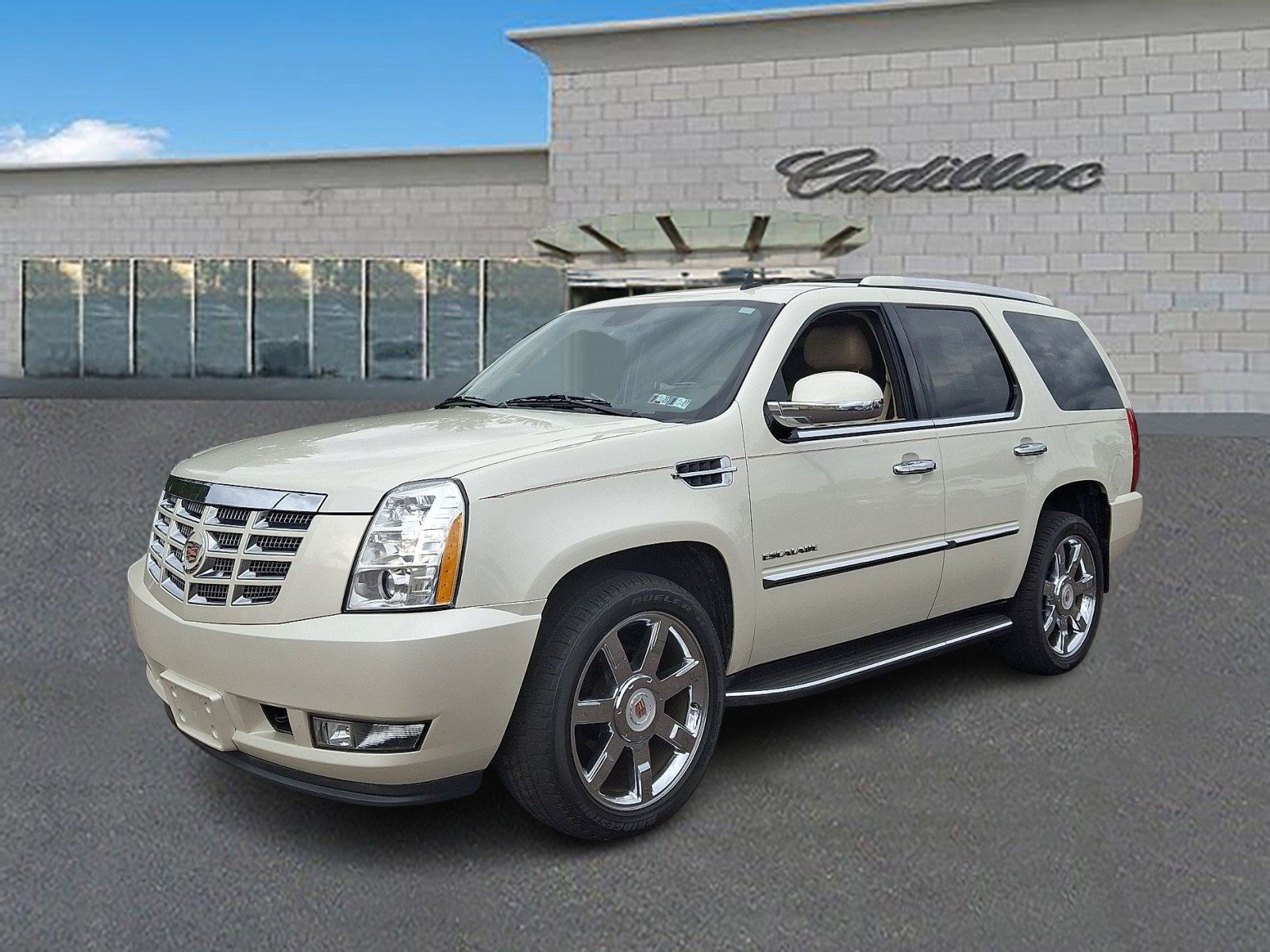 Used 2014 Cadillac Escalade Luxury AWD/4WD image 1