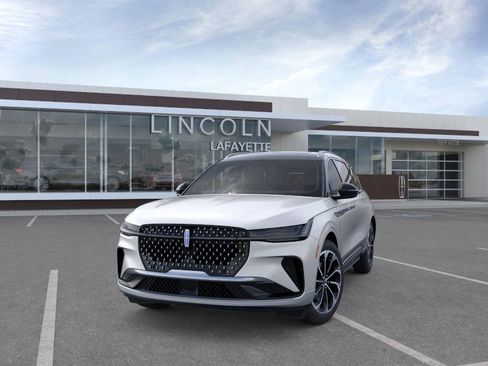 New 2026 Lincoln Nautilus Reserve image 2