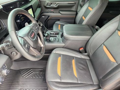 Used 2024 GMC Sierra 1500 AT4 w/ Technology Package AWD/4WD image 13