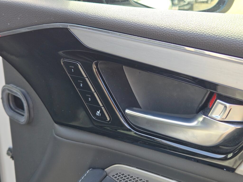 Used 2023 Acura MDX w/ Technology Package AWD/4WD image 11