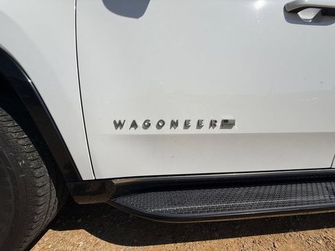 Used 2025 Jeep Wagoneer L Series II AWD/4WD image 46
