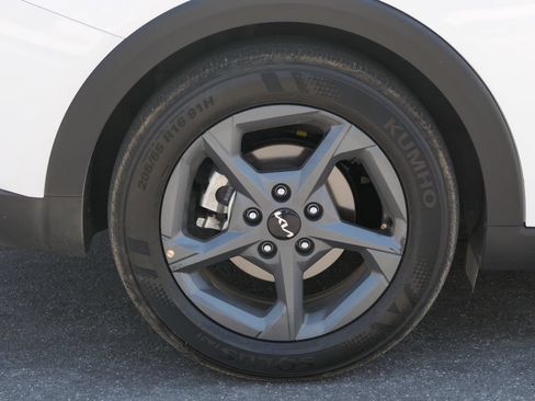 Used 2025 Kia K4 FWD image 10