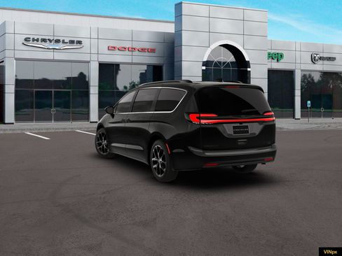 New 2026 Chrysler Pacifica Limited w/ S Appearance Package image 5