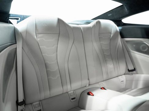 Used 2023 BMW M850i xDrive Coupe image 35