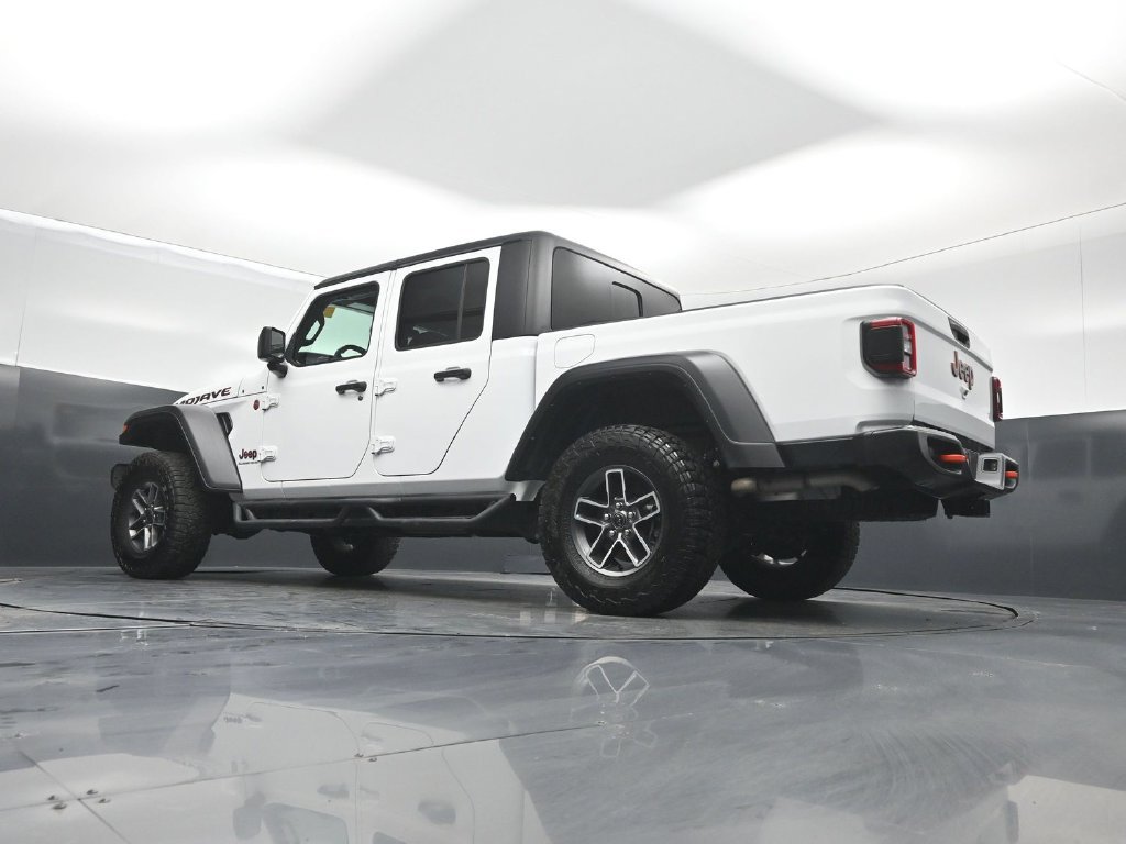 Used 2024 Jeep Gladiator Mojave AWD/4WD image 52