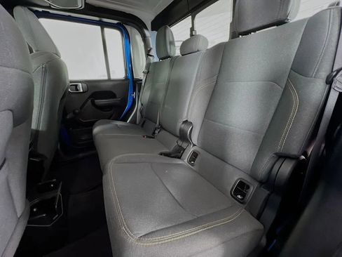 Used 2024 Jeep Gladiator Sport image 23