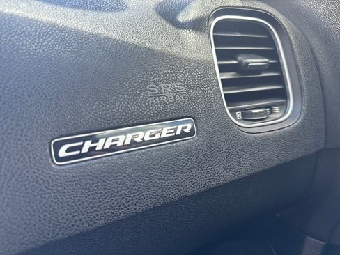 Used 2018 Dodge Charger R/T Scat Pack w/ Beats Audio Group RWD image 19