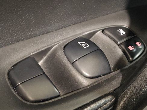 Used 2021 Nissan Rogue Sport SV FWD image 27