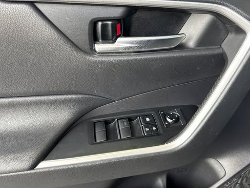 Certified 2021 Toyota RAV4 XLE AWD/4WD image 10