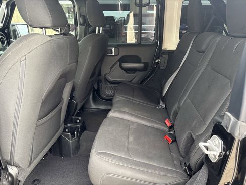 Used 2018 Jeep Wrangler Unlimited Sport S AWD/4WD image 24