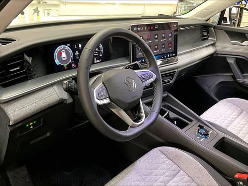 New 2026 Volkswagen Tiguan S image 8