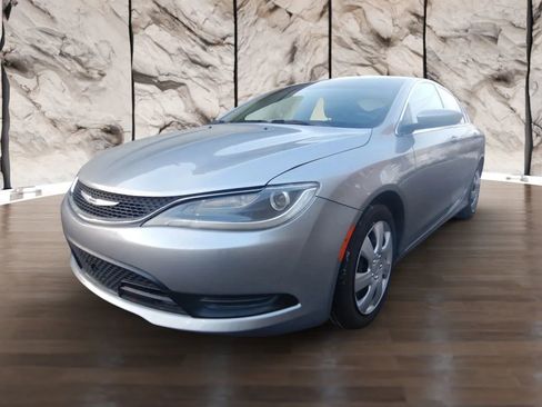Used 2015 Chrysler 200 LX image 1