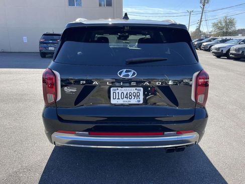 Used 2023 Hyundai Palisade Calligraphy image 3