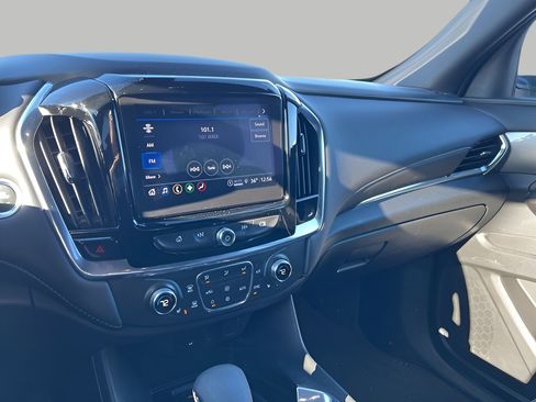 Used 2023 Chevrolet Traverse LT w/ Midnight/Sport Edition image 10