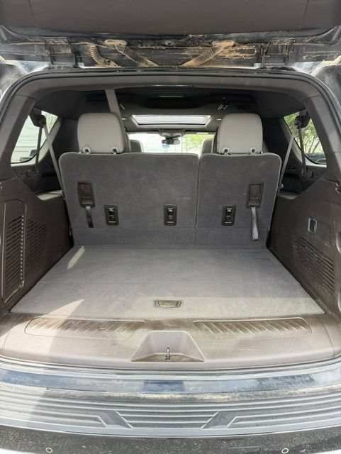 Used 2023 GMC Yukon XL SLT AWD/4WD image 19