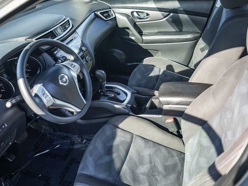 Used 2015 Nissan Rogue S FWD image 20