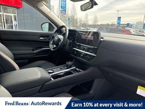 New 2026 Nissan Pathfinder SL image 13