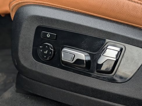 Used 2022 BMW X5 xDrive40i w/ M Sport Package image 41