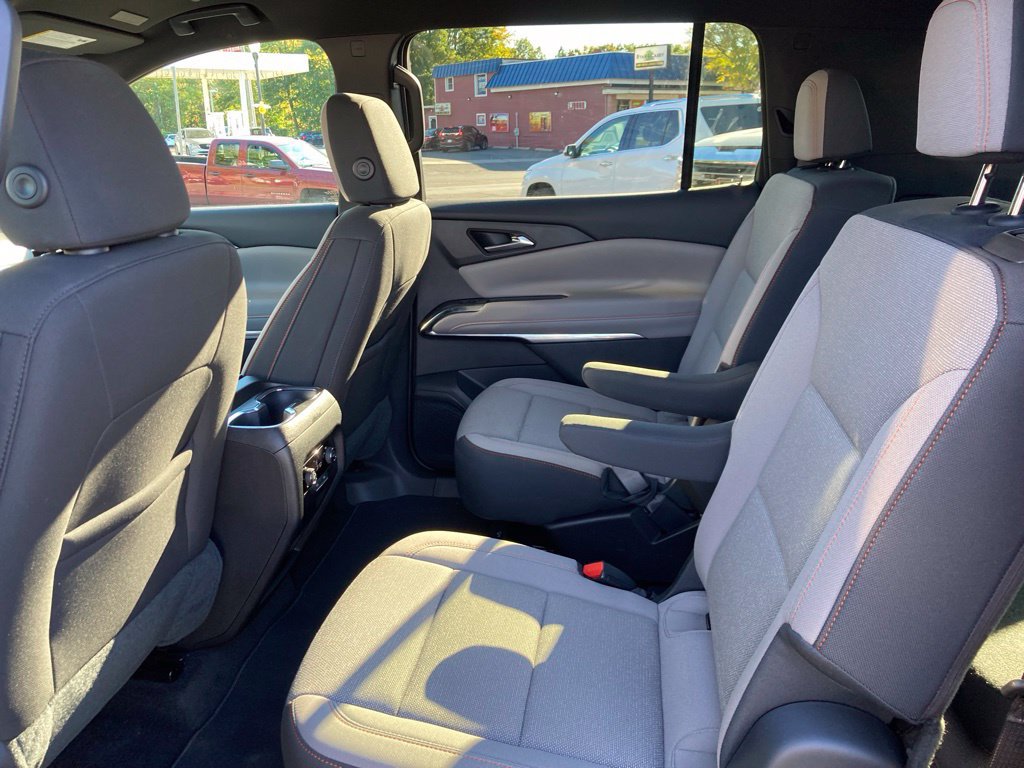 Used 2026 Chevrolet Traverse LT w/ Midnight/Sport Edition FWD image 20