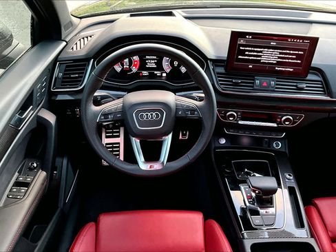 Used 2025 Audi SQ5 Prestige w/ Prestige Package image 5