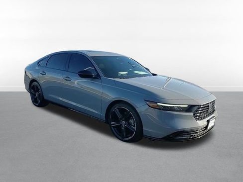 Used 2023 Honda Accord Sport image 3