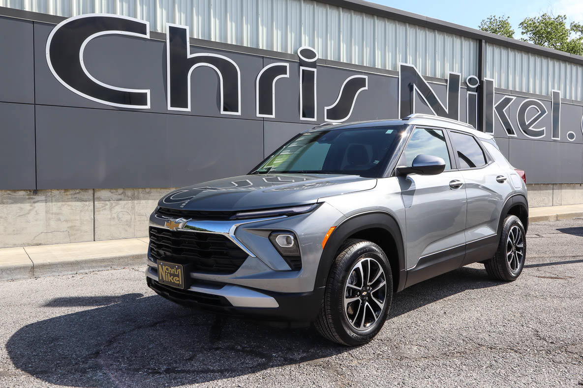 Used 2025 Chevrolet TrailBlazer LT AWD/4WD image 1