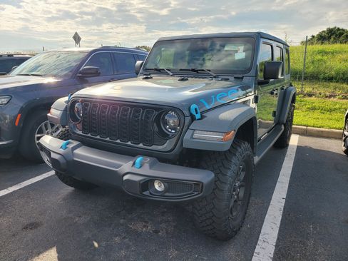 Used 2026 Jeep Wrangler Unlimited Sport AWD/4WD image 3