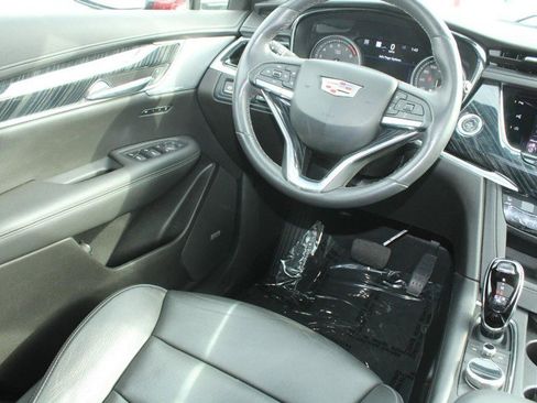 Used 2023 Cadillac XT6 Premium Luxury w/ Technology Package image 14