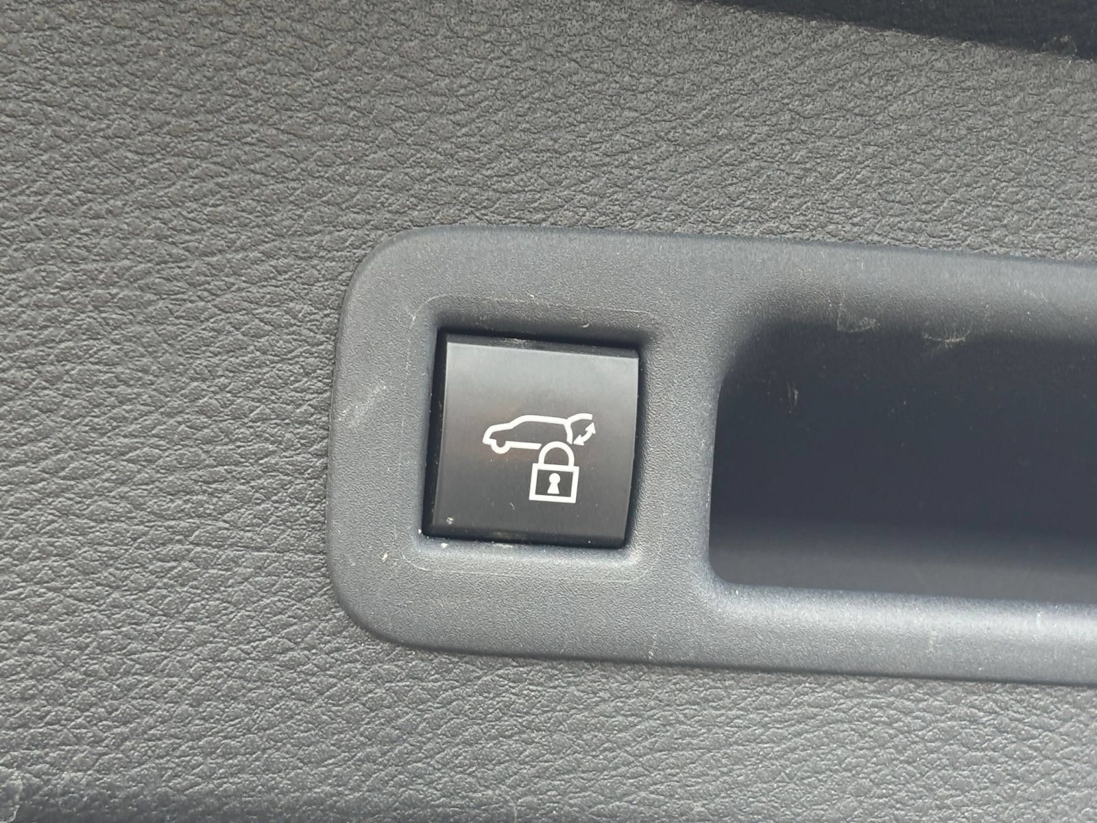 Used 2025 Toyota Sienna XLE FWD image 22