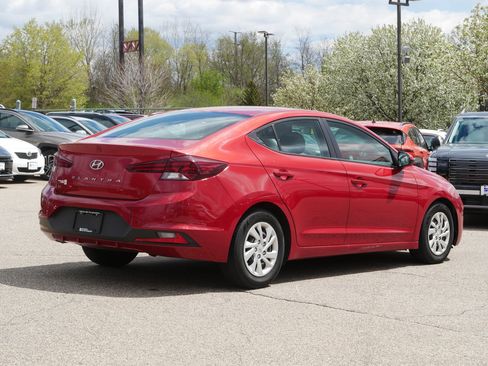 Used 2019 Hyundai Elantra SE FWD image 6
