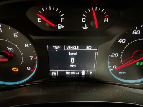 Used 2017 Chevrolet Malibu LT FWD image 13