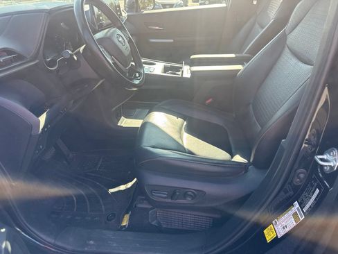 Used 2021 Toyota Sienna XSE w/ XSE Plus Package FWD image 17