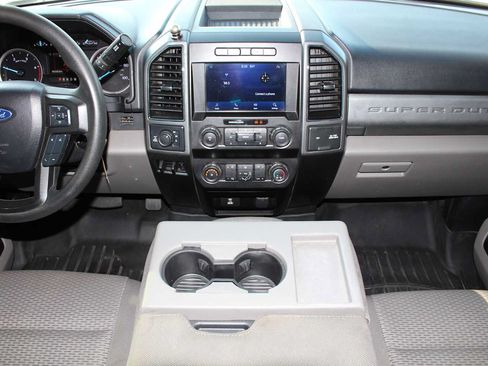 Used 2021 Ford F250 XLT w/ FX4 Off-Road Package AWD/4WD image 28