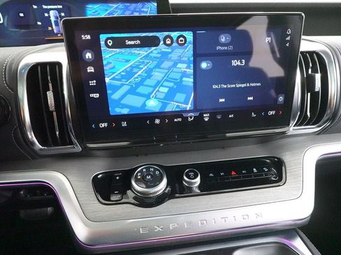 Certified 2025 Ford Expedition Platinum AWD/4WD image 17