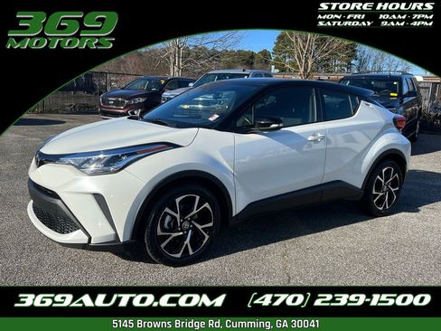 Used 2020 Toyota C-HR XLE image 1