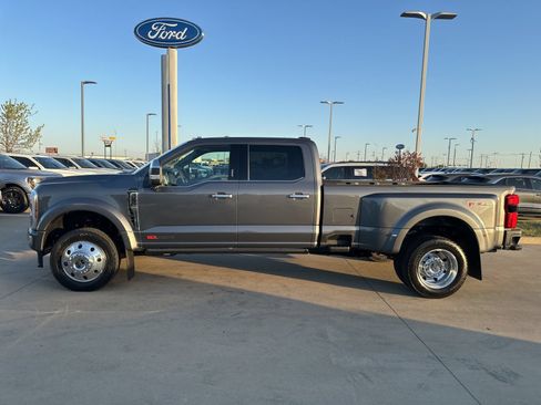 Used 2026 Ford F450 Platinum w/ Platinum Plus Package AWD/4WD image 2