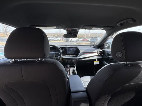 New 2026 Chevrolet Trax RS image 9