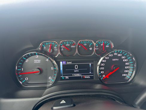 Used 2019 Chevrolet Suburban LT w/ Max Trailering Package image 20