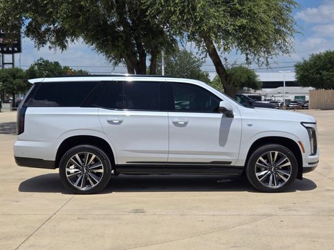 Certified 2026 Cadillac Escalade Sport AWD/4WD image 8