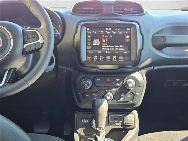 Used 2023 Jeep Renegade Latitude AWD/4WD image 15
