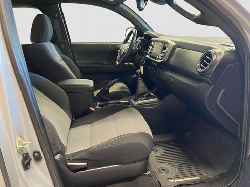 Used 2021 Toyota Tacoma TRD Sport image 16