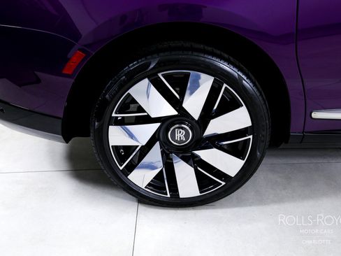 Used 2025 Rolls-Royce Cullinan image 41