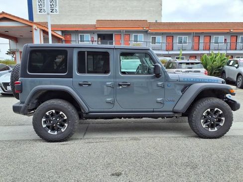 Used 2025 Jeep Wrangler Unlimited Rubicon 4xe w/ Convenience Group AWD/4WD image 23