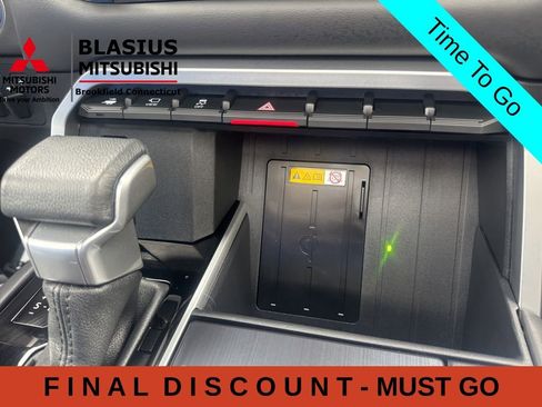 Used 2024 Toyota Tundra Platinum AWD/4WD image 28